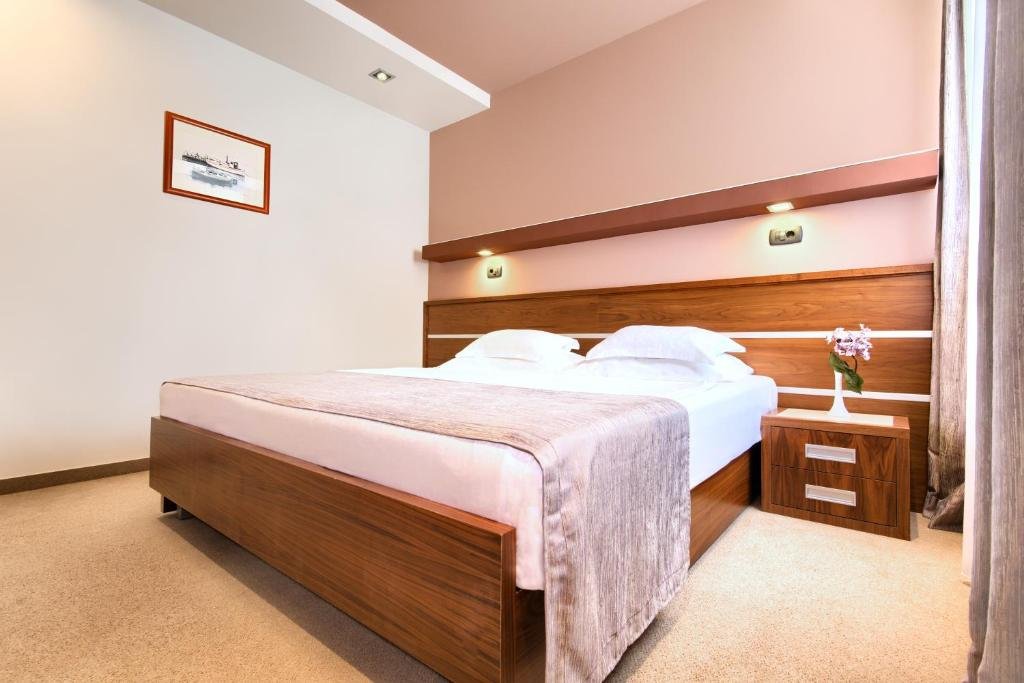 Accommodation on a Croatia adventure tour based in Omiš